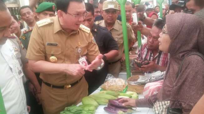 Ahok Tidak Puas BUMD Dharma Jaya Kelola Pasar