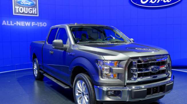 Truk Ford F-150 dipamerkan di Toronto, Kanada (Shutterstock).