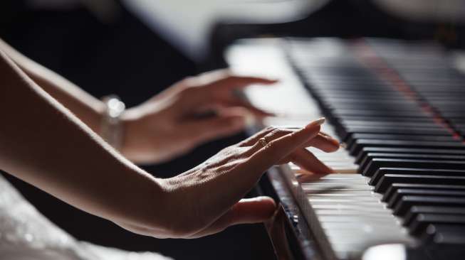 Belajar Piano Bisa Meningkatkan Keterampilan Bahasa pada Anak