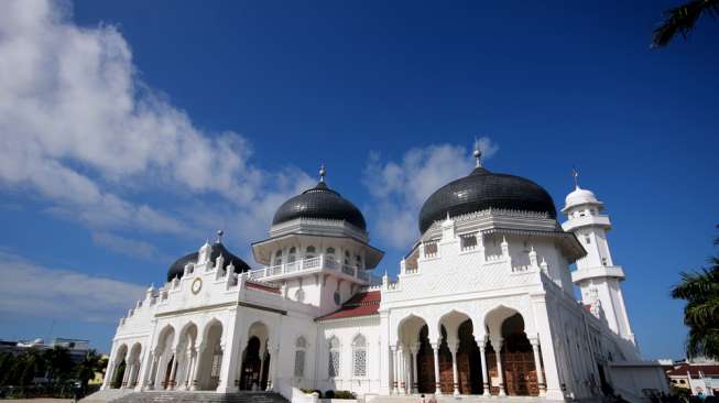 Masjid Baiturrahman di Naggroe Aceh Daussalam. [shutterstock]