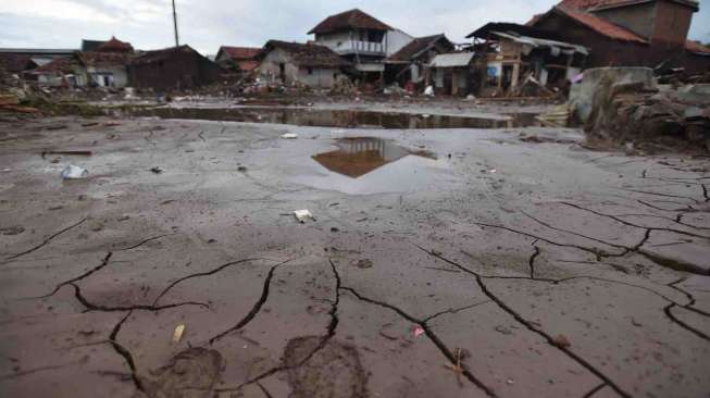 Aktivitas Warga Pascabanjir Bandang Garut
