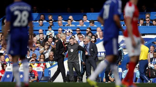 Mau Ditonjok Mourinho, Wenger: "Belum Bisa Komen"