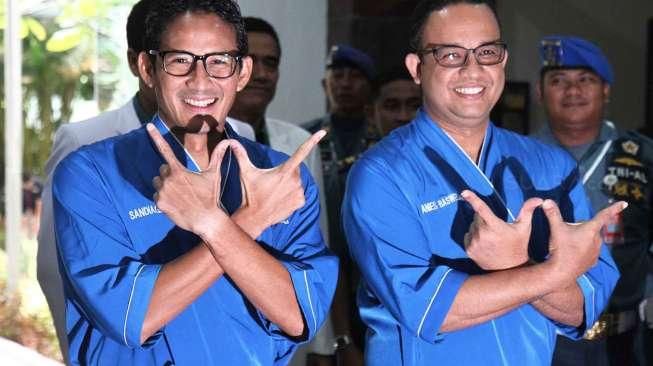 Pasangan cagub dan cawagub DKI Anies Baswedan dan Sandiaga Uno menjalani tes kesehatan di RSAL Mintohardjo, Jakarta, Sabtu (24/9).