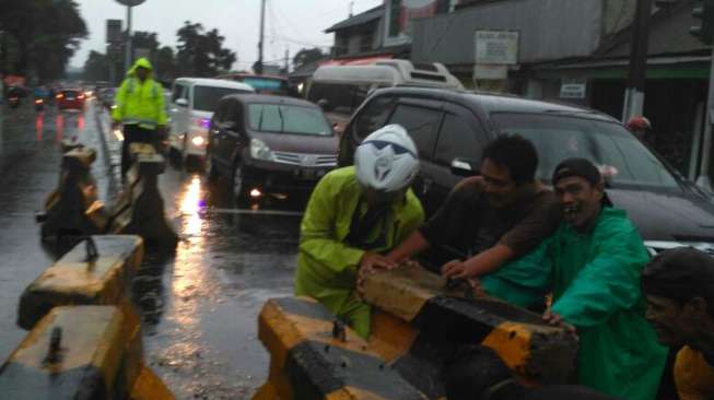 Akibat Hujan Deras, Ini Sejumlah Jalan DKI yang Tergenang