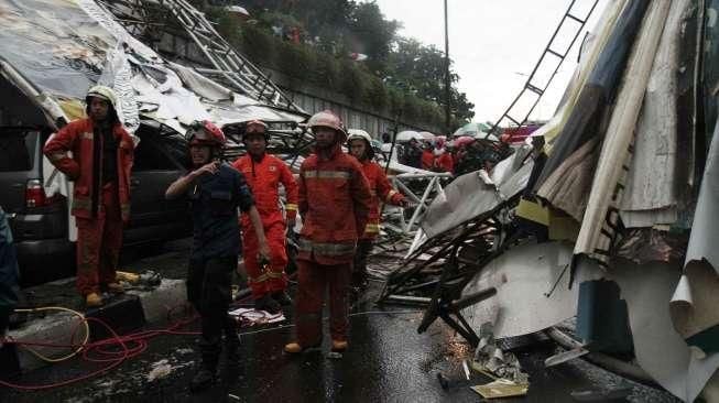 Ahok Siap Tanggung Pendidikan Anak Korban JPO Ambruk