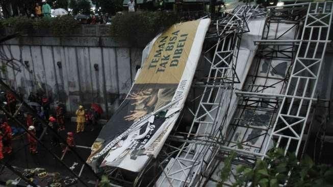 Jembatan Penyeberangan Orang Rubuh