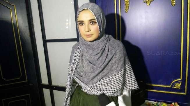 Shireen Sungkar Targetkan Naik Haji 5 Tahun Lagi