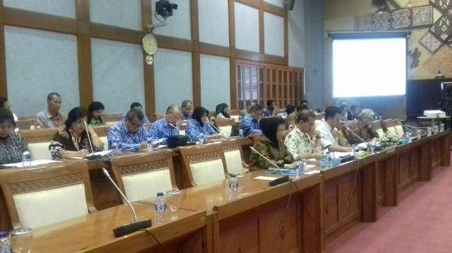 Komisi IX DPR Gelar RDP dengan BNP2TKI