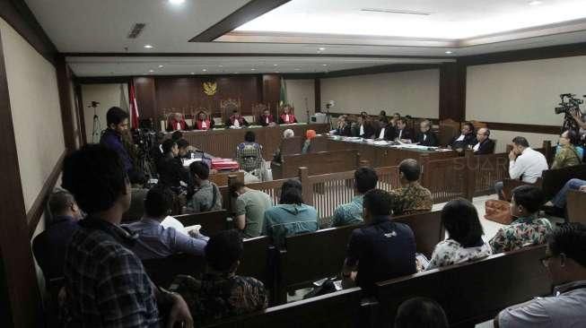 Wakil Ketua KPK Hadiri Sidang La Nyalla