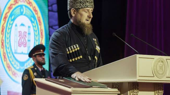 Pemimpin Chechnya Biarkan 3 Anaknya yang Kecil Bertarung di MMA