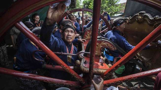 Tradisi Cuci Kereta Keraton Yogyakarta