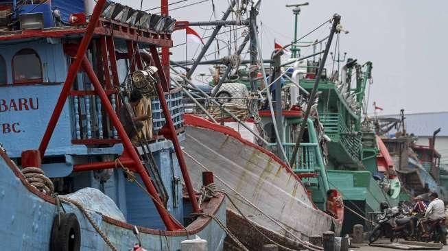 Nelayan Muara Baru Mogok Melaut