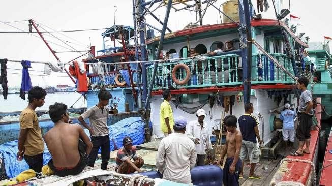 Nelayan Muara Baru Mogok Melaut