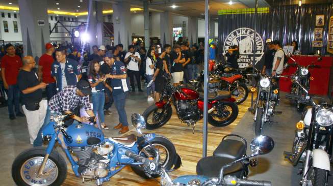 Royal Enfield Bersinar di Kustomfest 2016