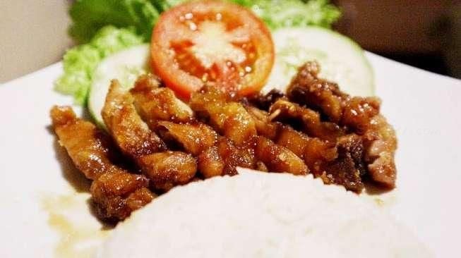Menu chicken teriyaki di Nocturnal Cafe, Kebayoran Lama, Jakarta Selatan. [Suara.com/Firsta Putri Nodia]