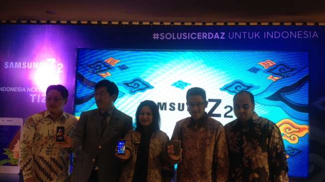 Samsung Rilis Smartphone Perdana dengan OS Tizen