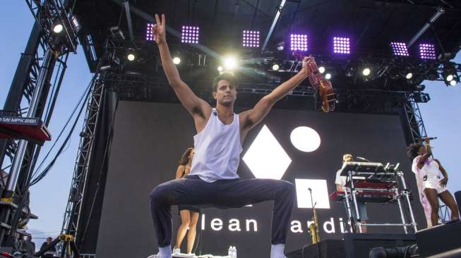 Clean Bandit Ditinggal Satu Personel