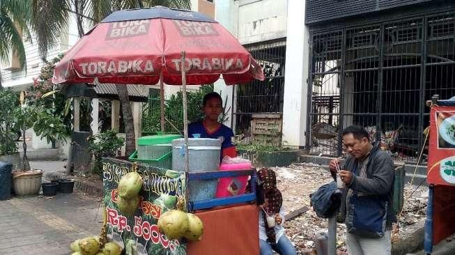 PKL Ini Duitnya Sebulan Lebihi Orang Kantoran Jakarta