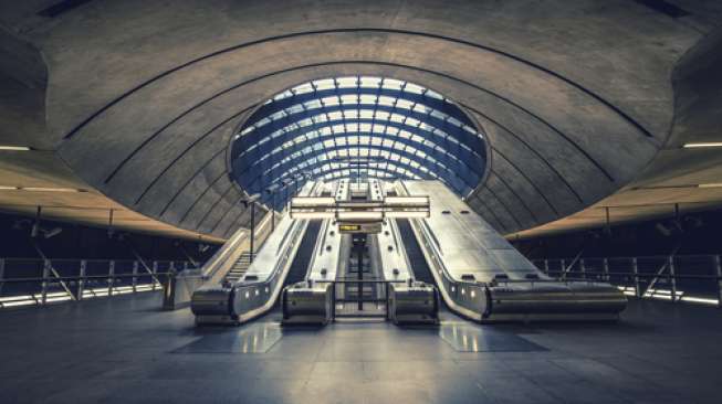 Ledakan Benda Diduga Bom di Stasiun London