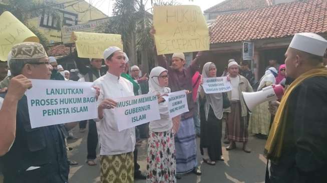 Mau Resmikan RPTRA, Ahok Malah Didemo Warga Tebet