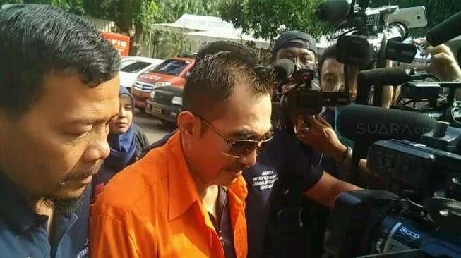 Gatot Brajamusti Diperiksa 3 Jam Terkait Dua Pistol Ilegal