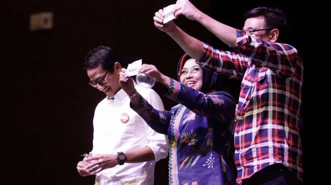 Pakaian Ahok-Djarot Kotak-Kotak, Agus-Sylvi Ala TNI, Anies-Sandi?