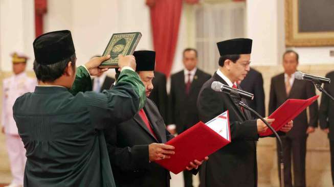 Jokowi Lantik Kepala PPATK