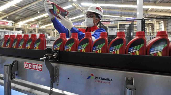 Production Unit Jakarta Pertamina Lubricants di Jakarta, Jumat (28/10).