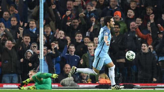 Hantam Barca, Gundogan Bawa Man City Balas Kekalahan