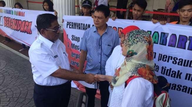 Cemas Jelang 4 November, Ibu-ibu Datangi Balai Kota