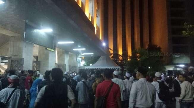 Suasana Istiqlal Malam Ini, Dipenuhi Massa Anti Ahok