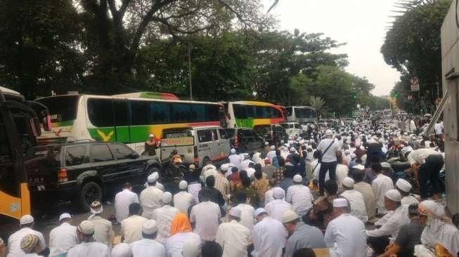 Rhoma Irama Ikut Demo, Demonstran Langsung Bersemangat