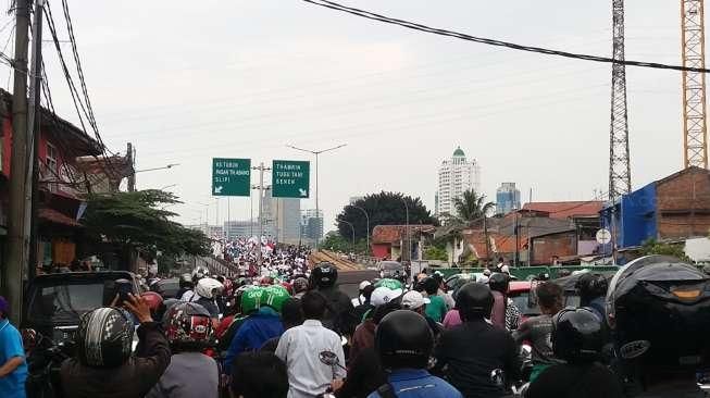 Muhammadiyah Belum Bisa Larang Simpatisannya Jumatan di Jalan