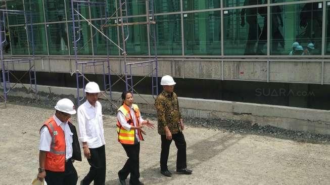 Dicari Pendemo, Jokowi Tinjau Hanggar Pesawat Cengkareng