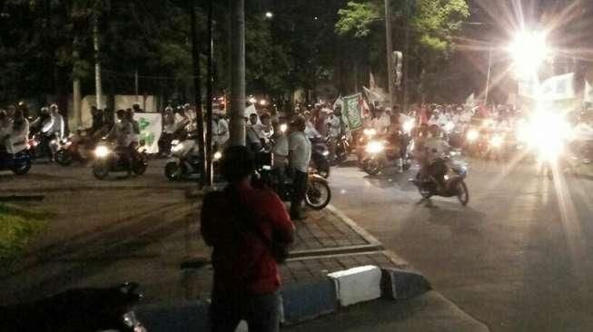 Polisi Lepaskan Gas Air Mata, Massa di Menara Indosat Kocar-kacir