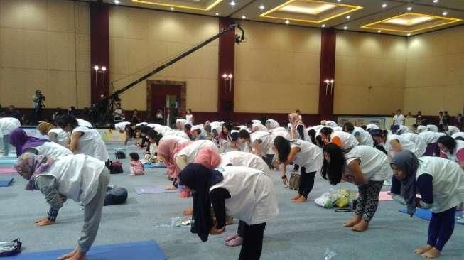 Yoga Bikin Melahirkan Lebih Rileks