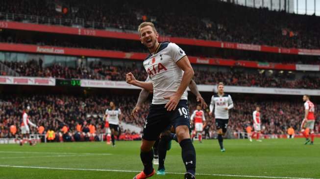 Gol Penalti Kane Batalkan Kemenangan Arsenal