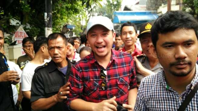 Gading Marten Jadi Fotografer Ahok Saat Blusukan di Petojo