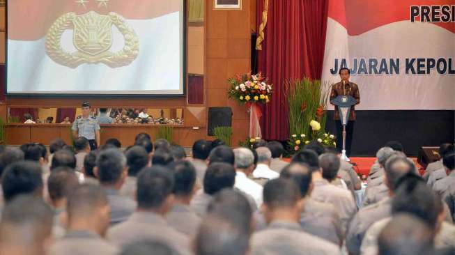 Meminta Polri tidak ragu dalam bertindak untuk penegakan hukum