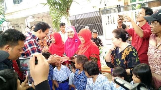 Tiga Strategi Ini Bisa Tolong Ahok, Salah Satunya Dekati Muslim