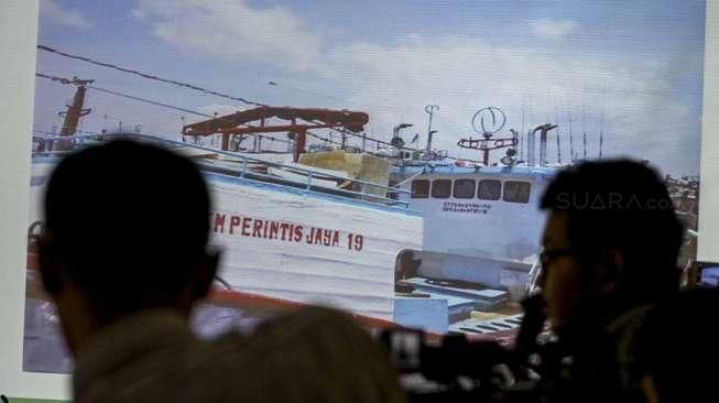 Menteri Susi Minta MA Kapal Illegal Fishing Tak Dilelang Tapi Dimusnahkan