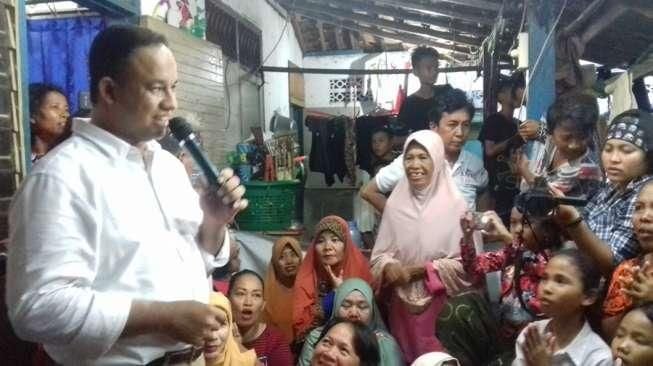 Jurus Anies Bujuk Ibu-ibu PKK Vaksinasi Covid-19: Mau Kumpul Arisan Lagi Gak?