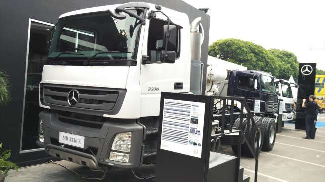 Mercedes Merilis Tiga Truk Berat Berteknologi Tinggi