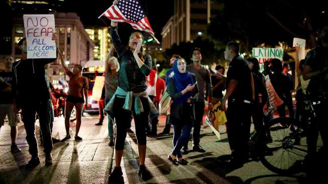 Sedikitnya tujuh kota di Amerika diguncang demonstrasi