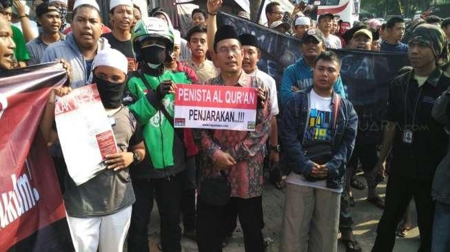 Tegang Jelang Ahok Datang, Warga Demo, Driver Gojek Ikut