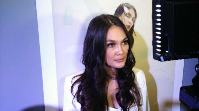 Muncul Video Luna Maya Ungkap Rasa Kecewa ke Ayu Ting Ting