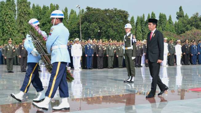 Jokowi Beri Pengarahan Kepada Semua Anggota Brimob di Kelapa Dua