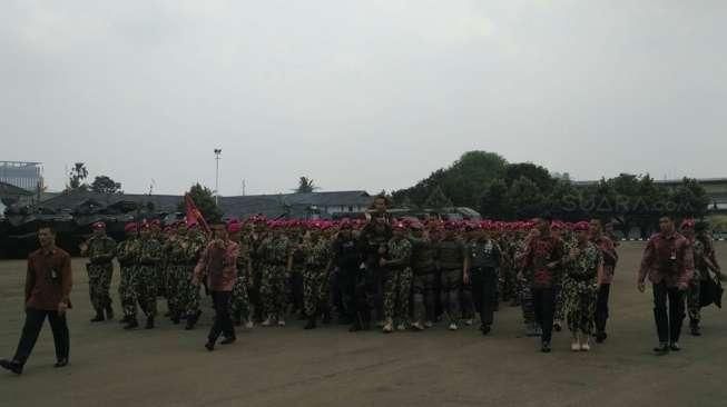 Heboh, Jokowi Dipanggul dan Diarak Prajurit Marinir