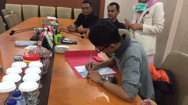 Kiswinar Kesal Pihak Mario Teguh Bocorkan Informasi Tes DNA
