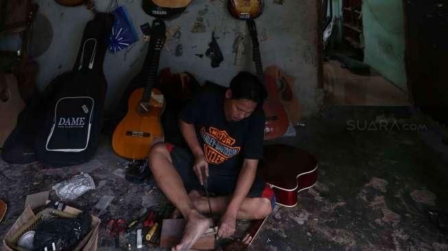 Produksi Gitar Rumahan